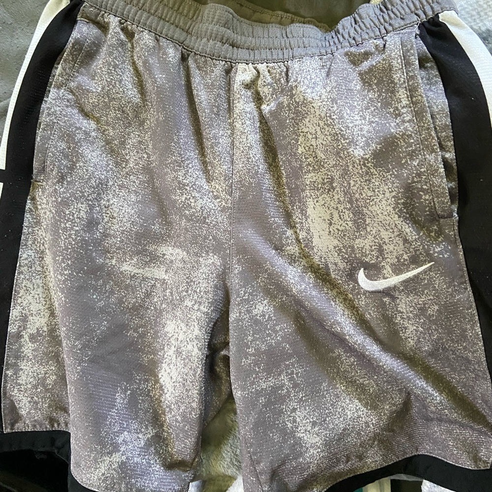 Boys Nike elite basketball shorts
